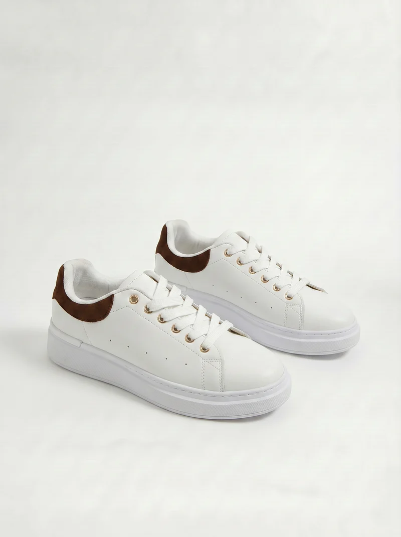 Sneakers minimal bianche con dettaglio beige - Bianco