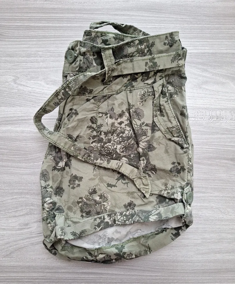 H&M Chino Shorts Floral 36