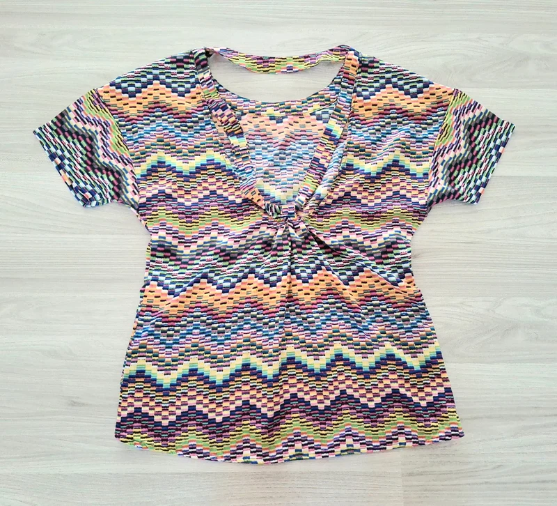 Colorblock Shirt Cut-Out Rücken 38