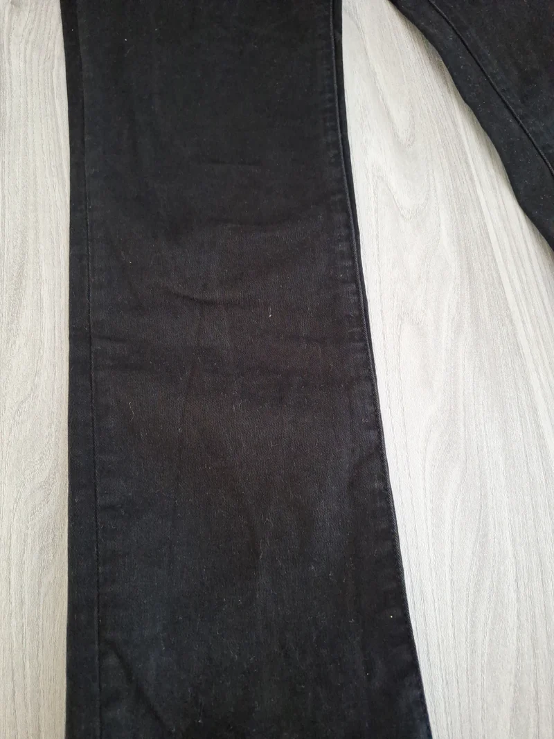 H&M Divided Röhrenjeans 34