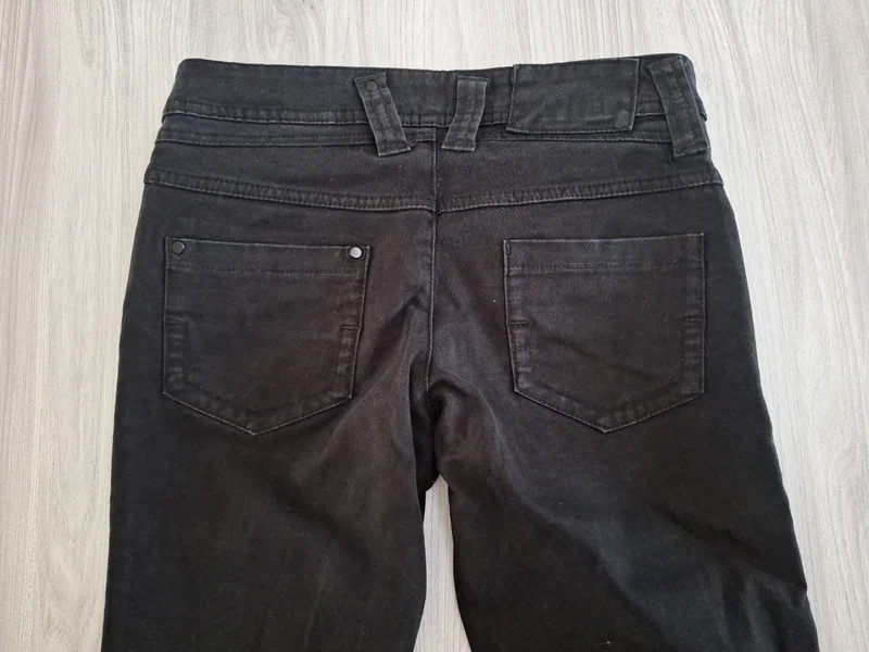 H&M Divided Röhrenjeans 34