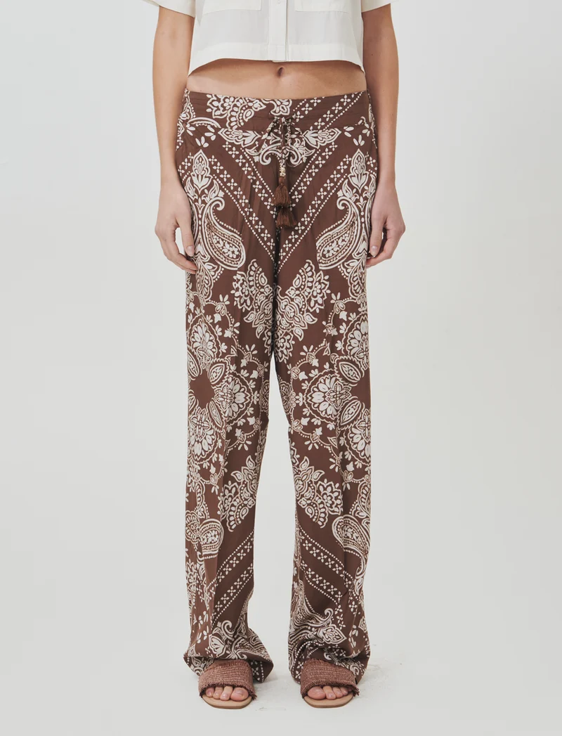 Pantaloni elasticizzati con coulisse vita - var 2