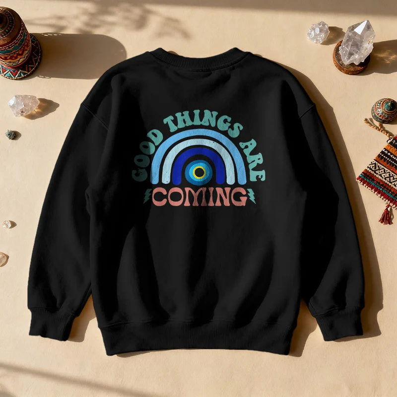 Olivenorma „Good Things Are Coming“ Evil Eye Regenbogen-Sweatshirt