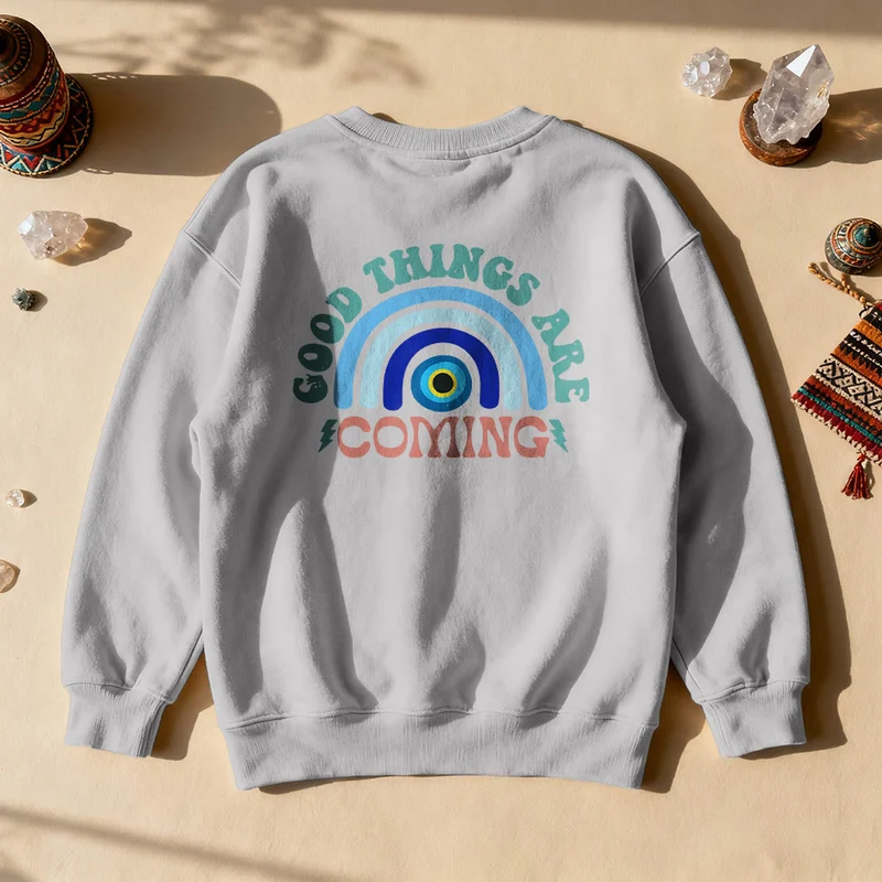 Olivenorma „Good Things Are Coming“ Evil Eye Regenbogen-Sweatshirt