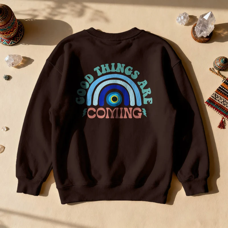 Olivenorma „Good Things Are Coming“ Evil Eye Regenbogen-Sweatshirt