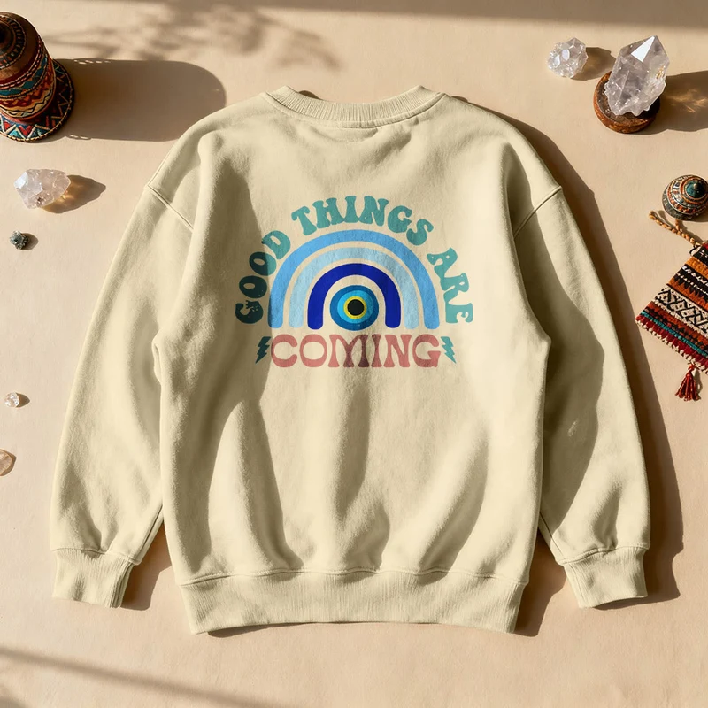 Olivenorma „Good Things Are Coming“ Evil Eye Regenbogen-Sweatshirt