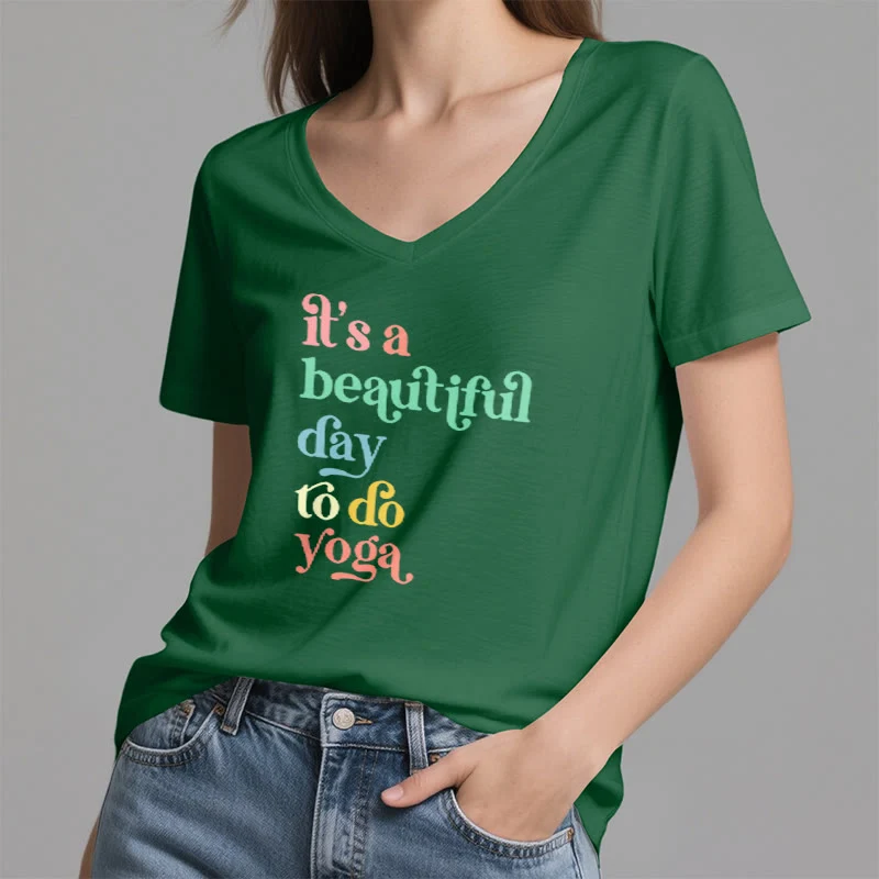 Olivenorma„Es ist ein schöner Tag für Yoga“ V-Ausschnitt T-Shirt