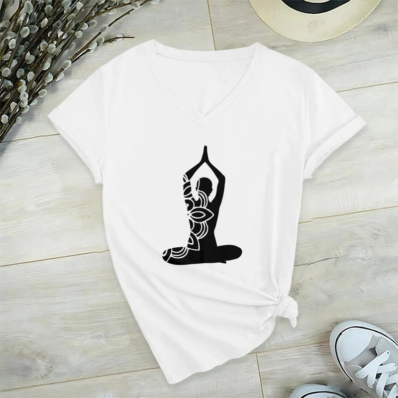Olivenorma Yoga Pose Achtsame Energie V-Ausschnitt Meditations-T-Shirt