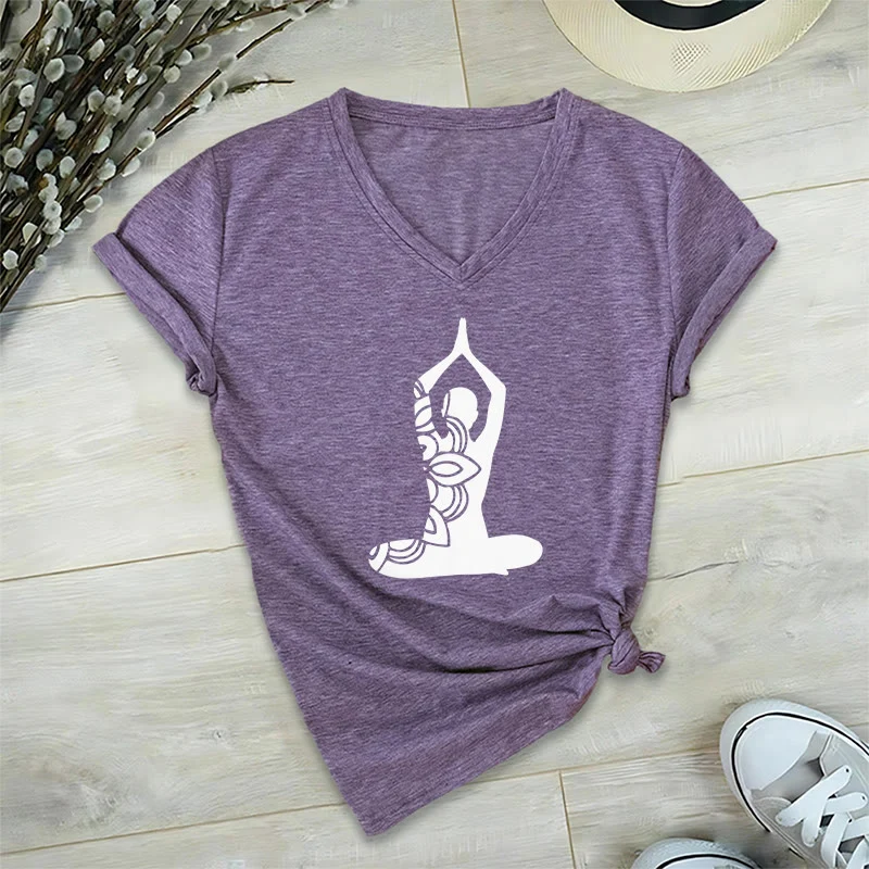 Olivenorma Yoga Pose Achtsame Energie V-Ausschnitt Meditations-T-Shirt