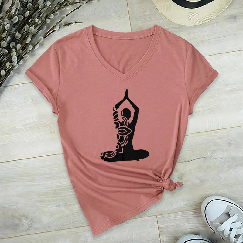 Olivenorma Yoga Pose Achtsame Energie V-Ausschnitt Meditations-T-Shirt