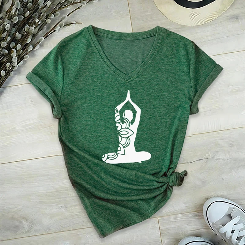 Olivenorma Yoga Pose Achtsame Energie V-Ausschnitt Meditations-T-Shirt