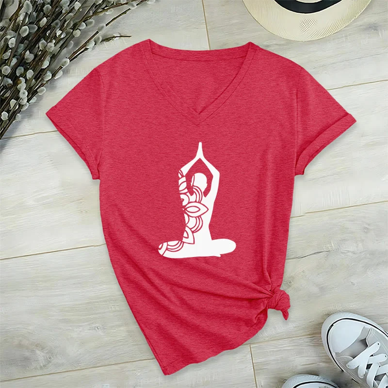 Olivenorma Yoga Pose Achtsame Energie V-Ausschnitt Meditations-T-Shirt