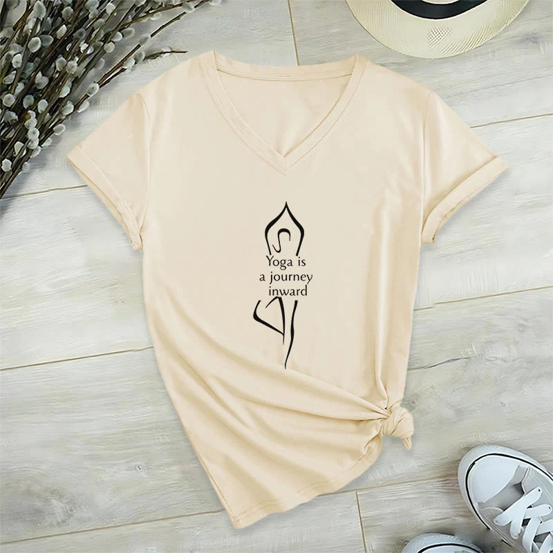 Olivenorma „Yoga ist eine Reise nach innen“ V-Ausschnitt Meditations-T-Shirt
