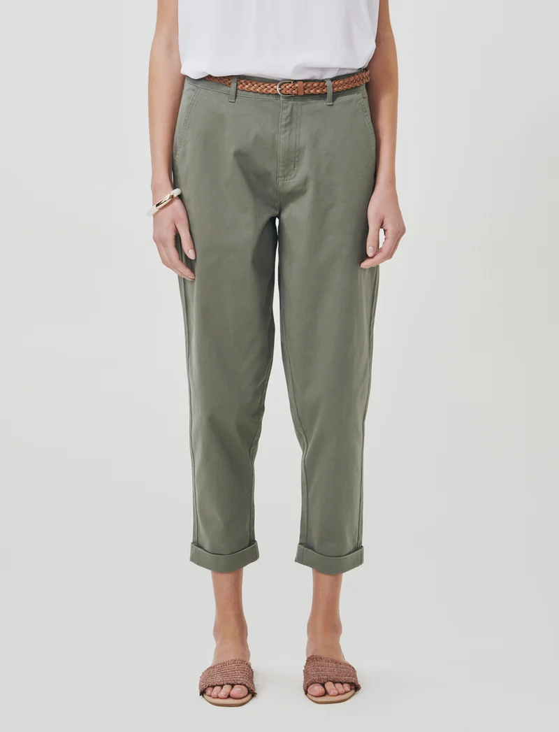 Pantalone con cintura e risvolto elegante - Verde salvia