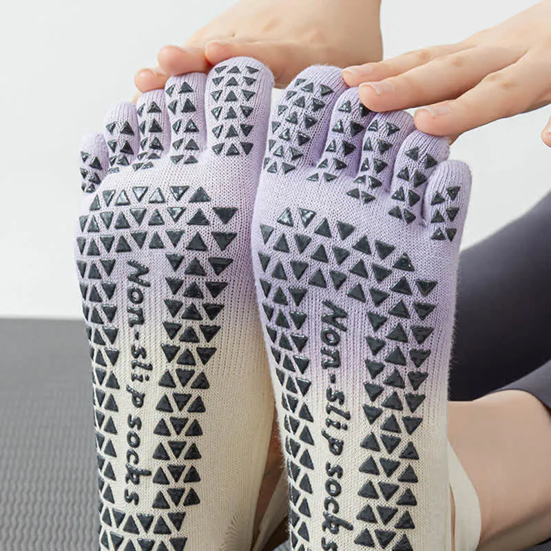 Olivenorma Gradient Fünf-Zehen-Yogasocken für Damen – Atmungsaktive Zehentrennungs-Socken mit rutschfester Sohle, ideal für Pilates und Barre, mit Silikonsohle und schweißableitenden Eigenschaften.