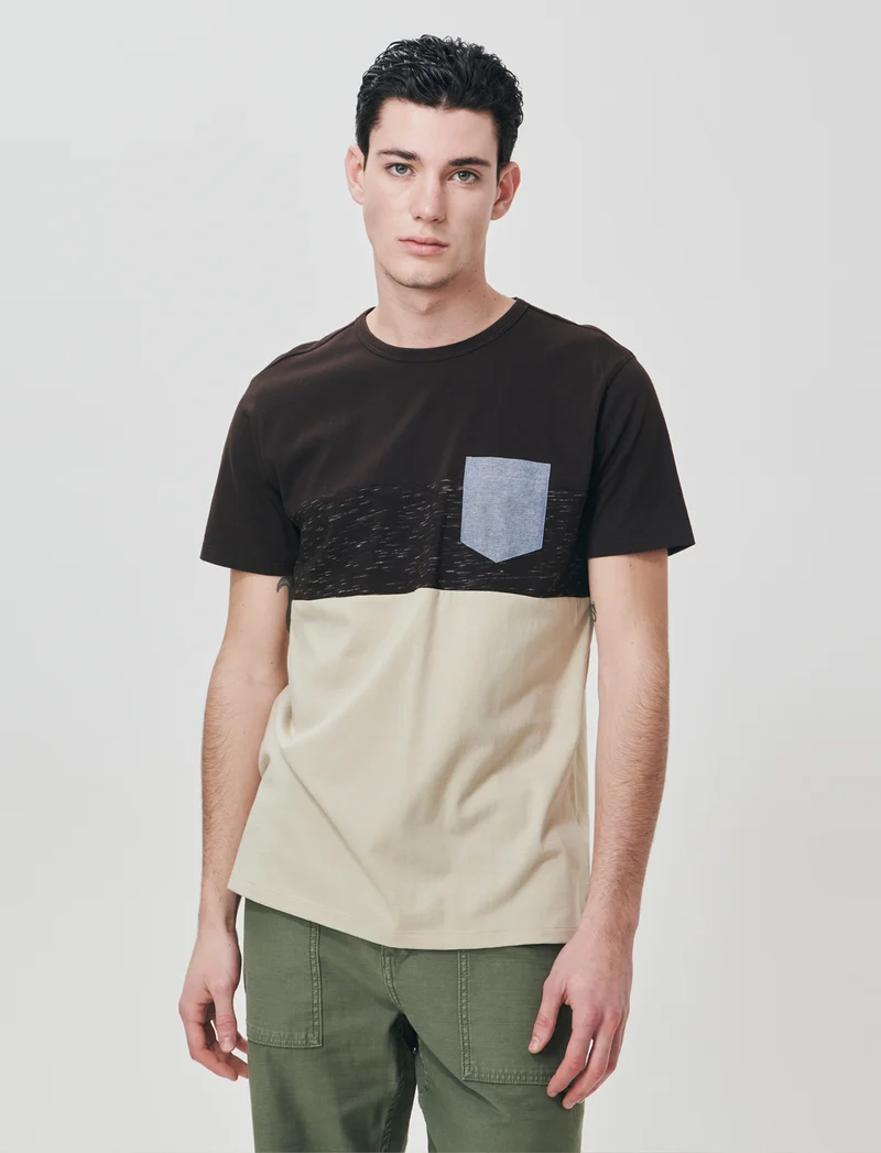 T-shirt girocollo con taschino denim - Moro