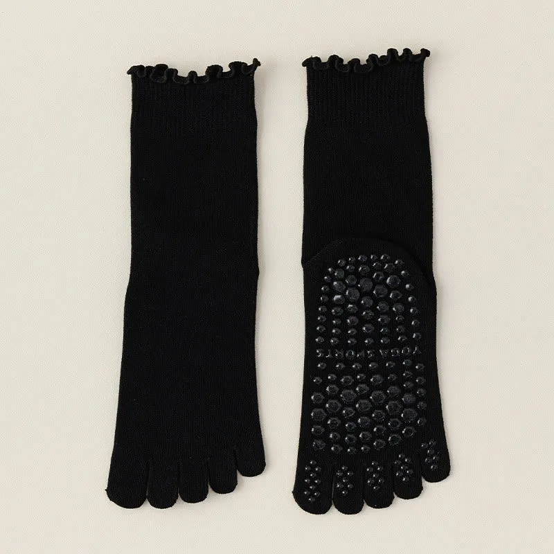 Olivenorma Zehenstegsocken mit fünf Zehen, mittelhoch, atmungsaktiv, rutschfest, für Pilates und Barre, elegantem Spitzendesign und rutschfester Sohle.
