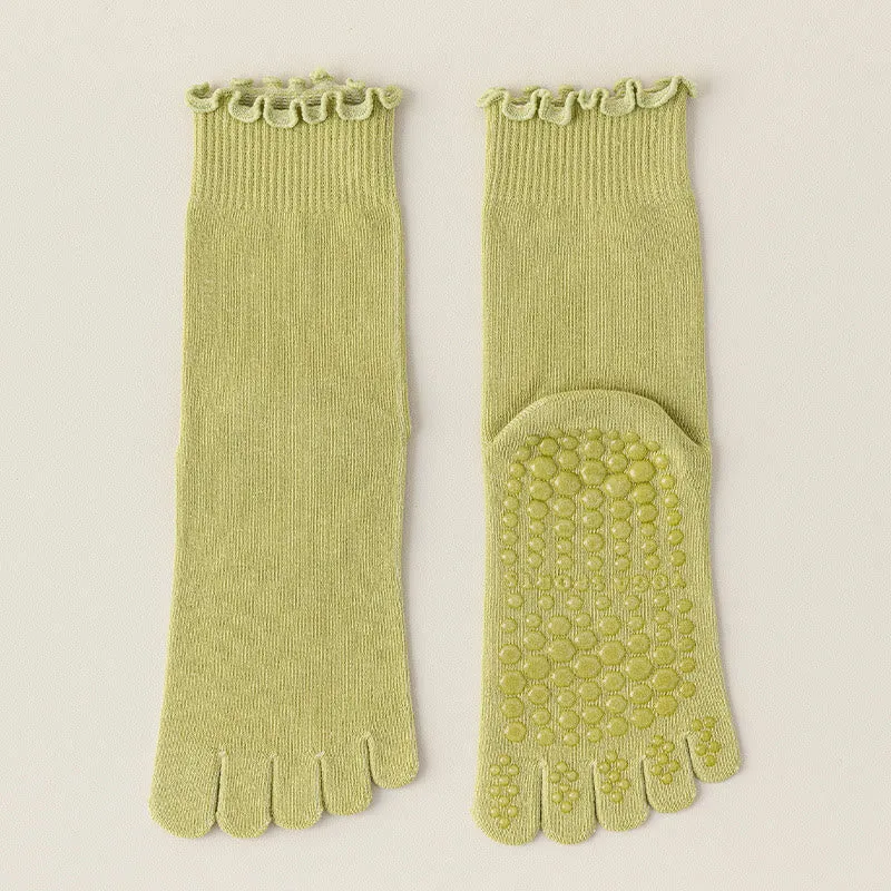Olivenorma Zehenstegsocken mit fünf Zehen, mittelhoch, atmungsaktiv, rutschfest, für Pilates und Barre, elegantem Spitzendesign und rutschfester Sohle.