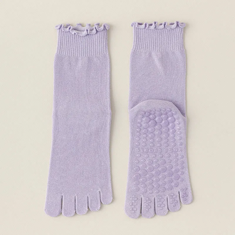 Olivenorma Zehenstegsocken mit fünf Zehen, mittelhoch, atmungsaktiv, rutschfest, für Pilates und Barre, elegantem Spitzendesign und rutschfester Sohle.