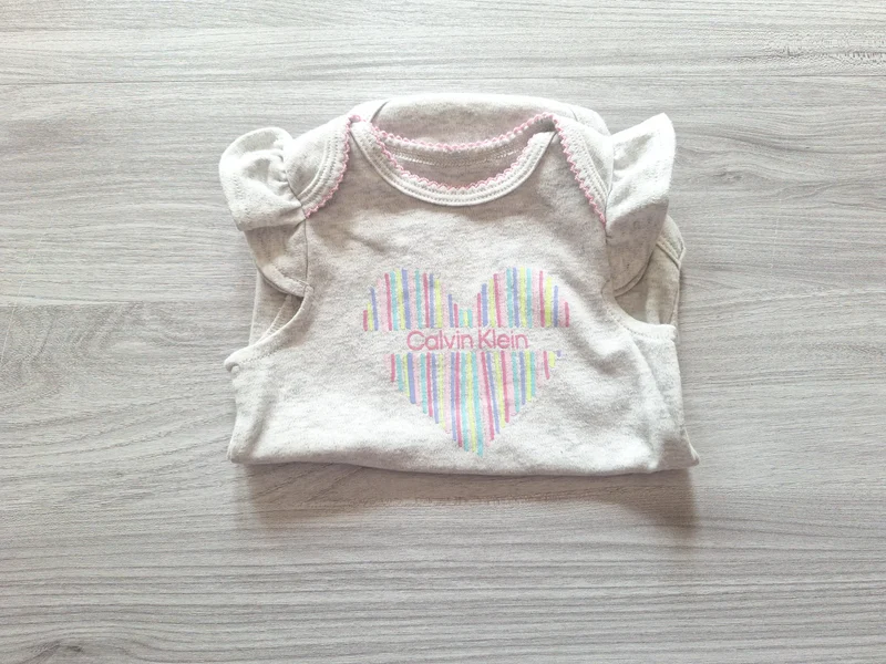 Calvin Klein Babybody Herz 62/68