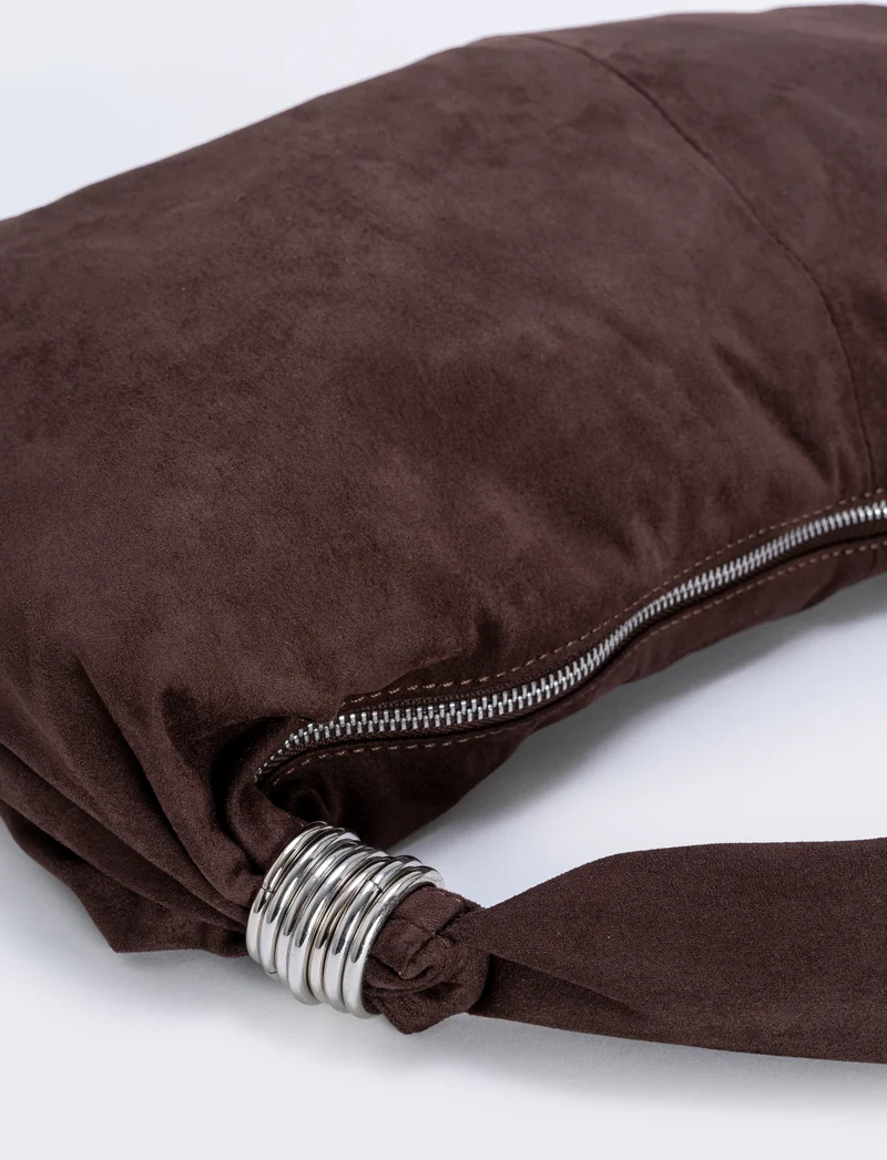 Borsa mezzaluna in suede con anelli - Marrone
