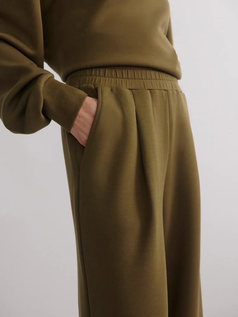 The Extra Wide Leg Pant 32