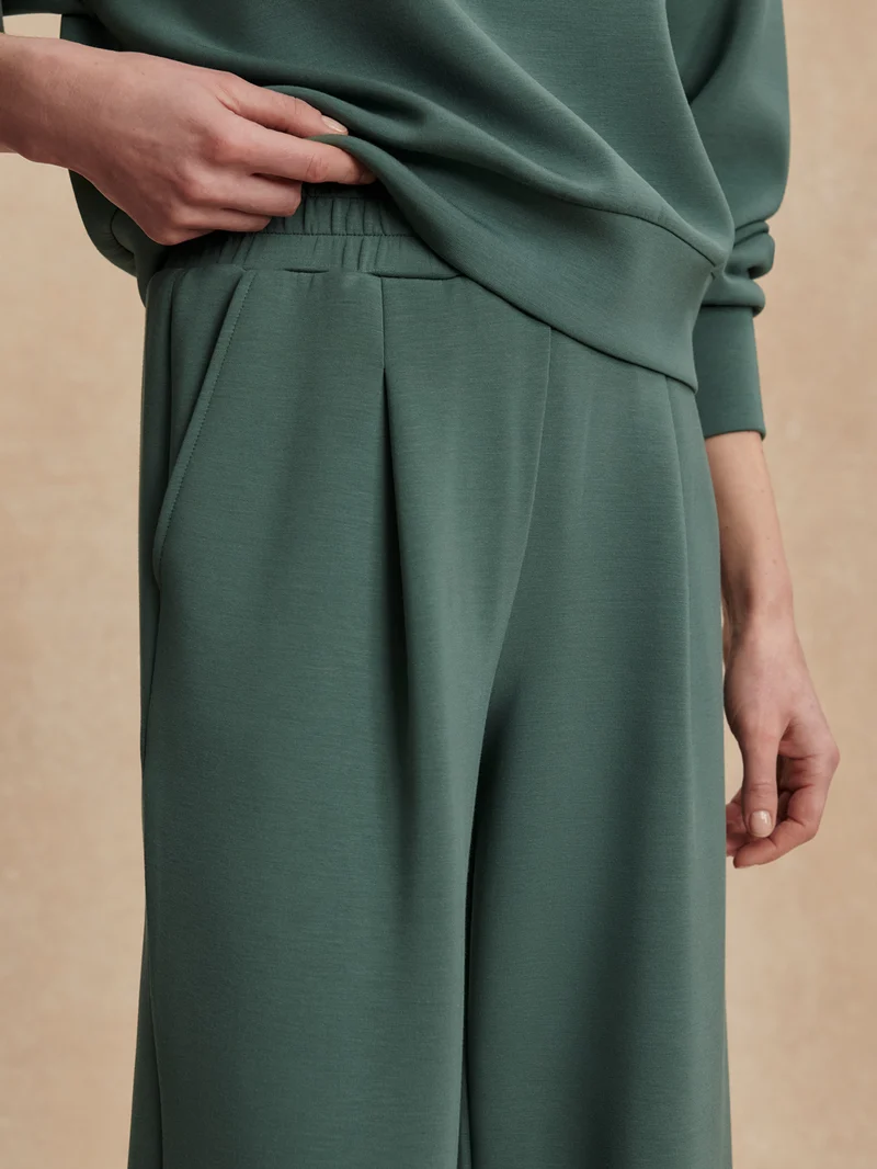 The Extra Wide Leg Pant 32