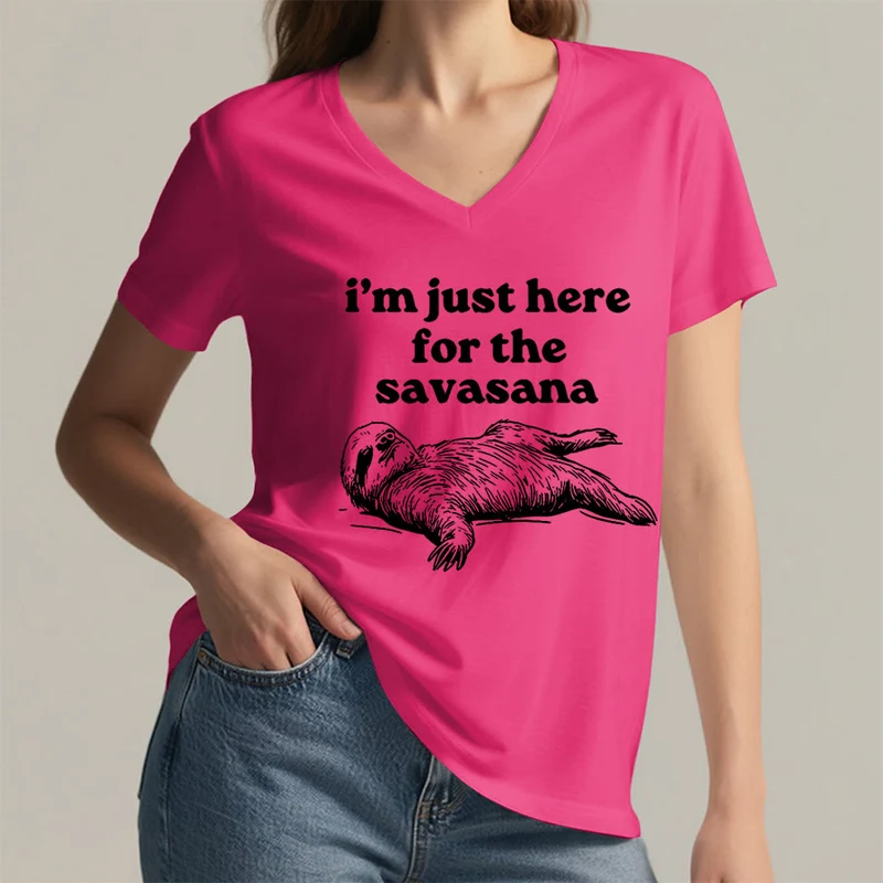 Olivenorma Humorvolles Faultier-„Savasana“-Zitat Grafik-V-Ausschnitt-T-Shirt