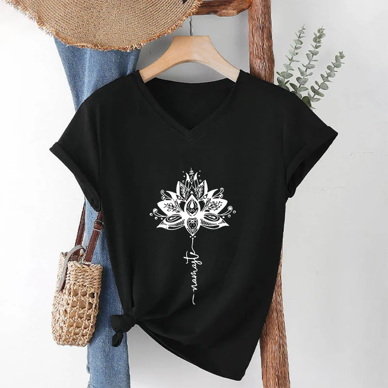 Olivenorma T-Shirt mit aufwendigem Lotus-Mandala-Muster und Namaste-Motiv, V-Ausschnitt