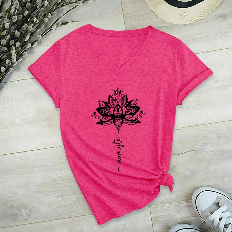 Olivenorma T-Shirt mit aufwendigem Lotus-Mandala-Muster und Namaste-Motiv, V-Ausschnitt