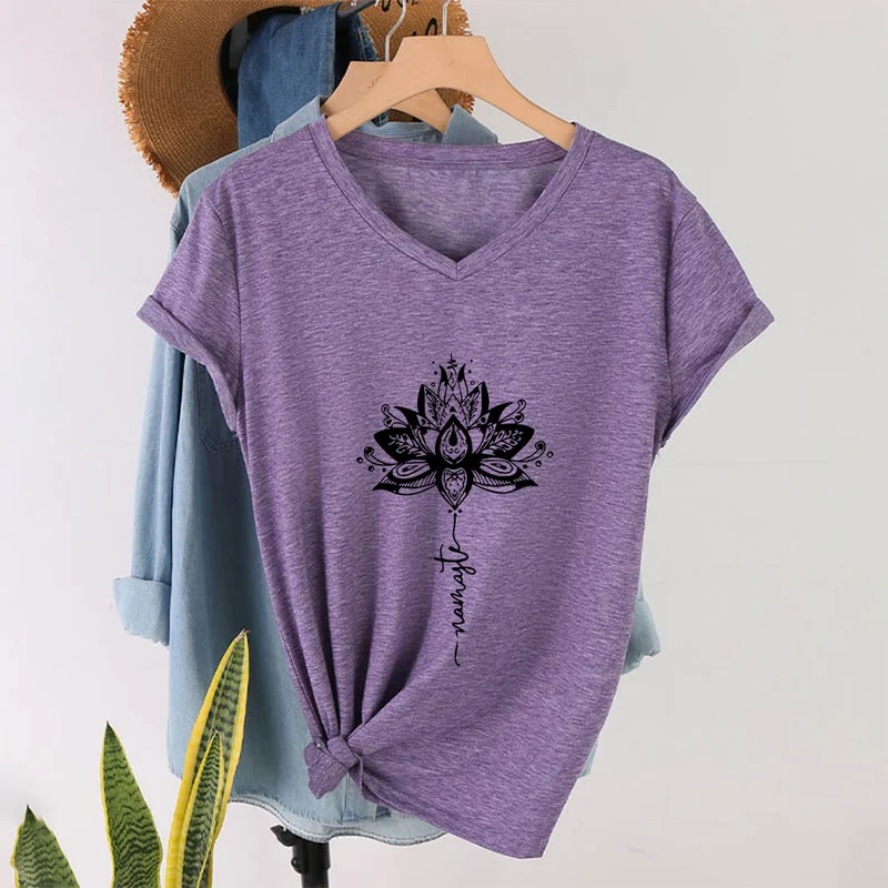 Olivenorma T-Shirt mit aufwendigem Lotus-Mandala-Muster und Namaste-Motiv, V-Ausschnitt