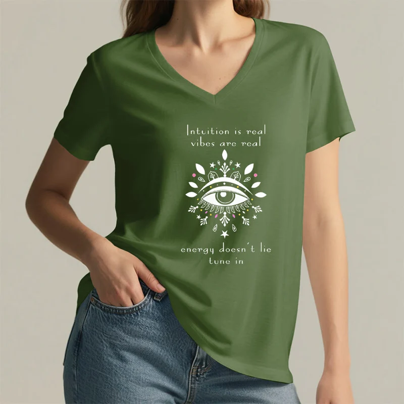 Olivenorma Lässiges T-Shirt mit mystischem Augen-Intuitionszitat und V-Ausschnitt