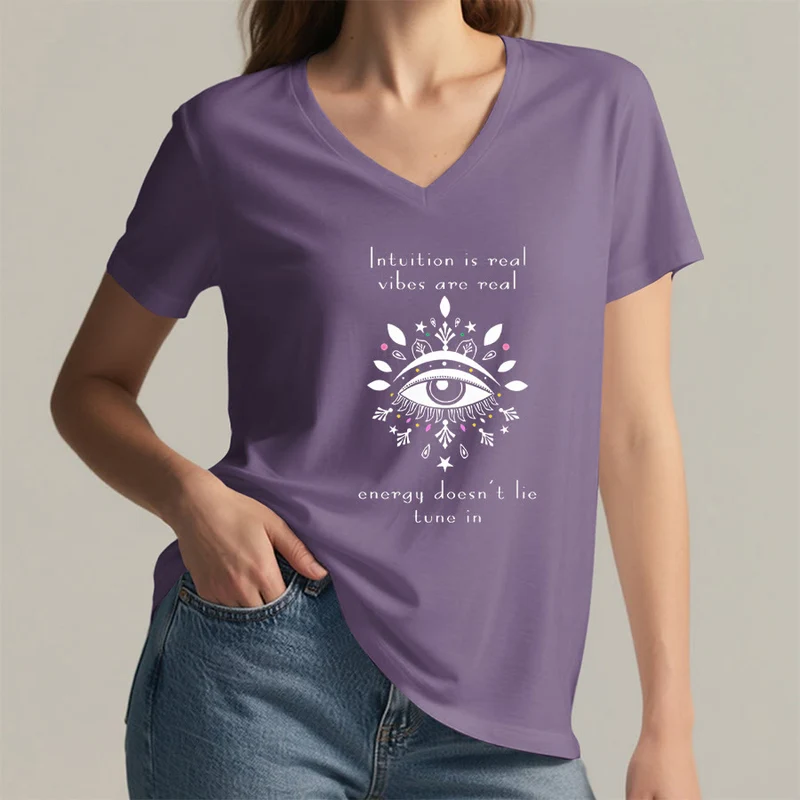 Olivenorma Lässiges T-Shirt mit mystischem Augen-Intuitionszitat und V-Ausschnitt