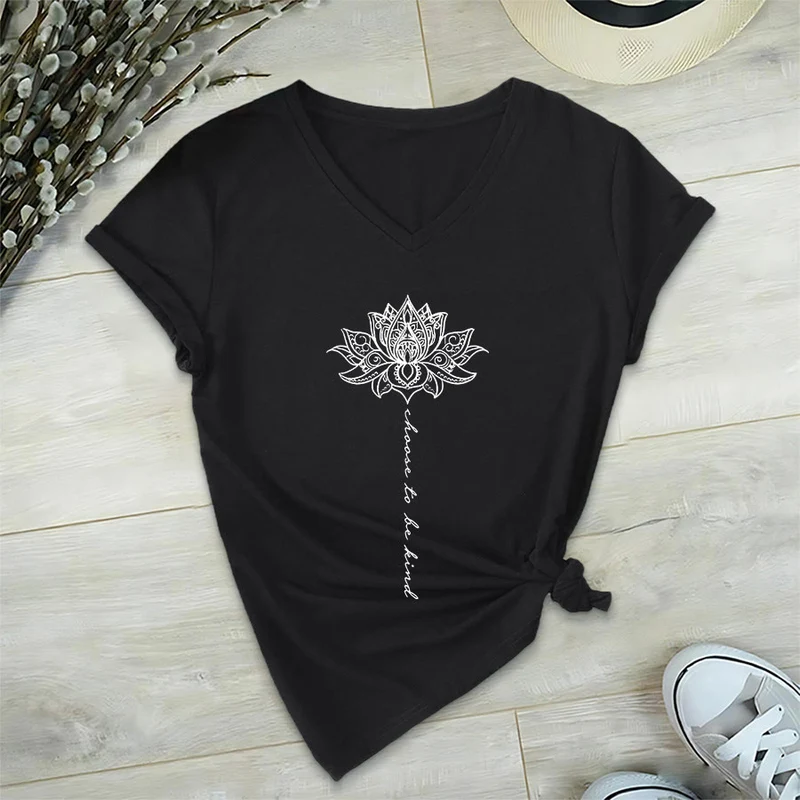 Olivenorma „Sei freundlich“-T-Shirt mit Lotus-Mandala-Print und V-Ausschnitt