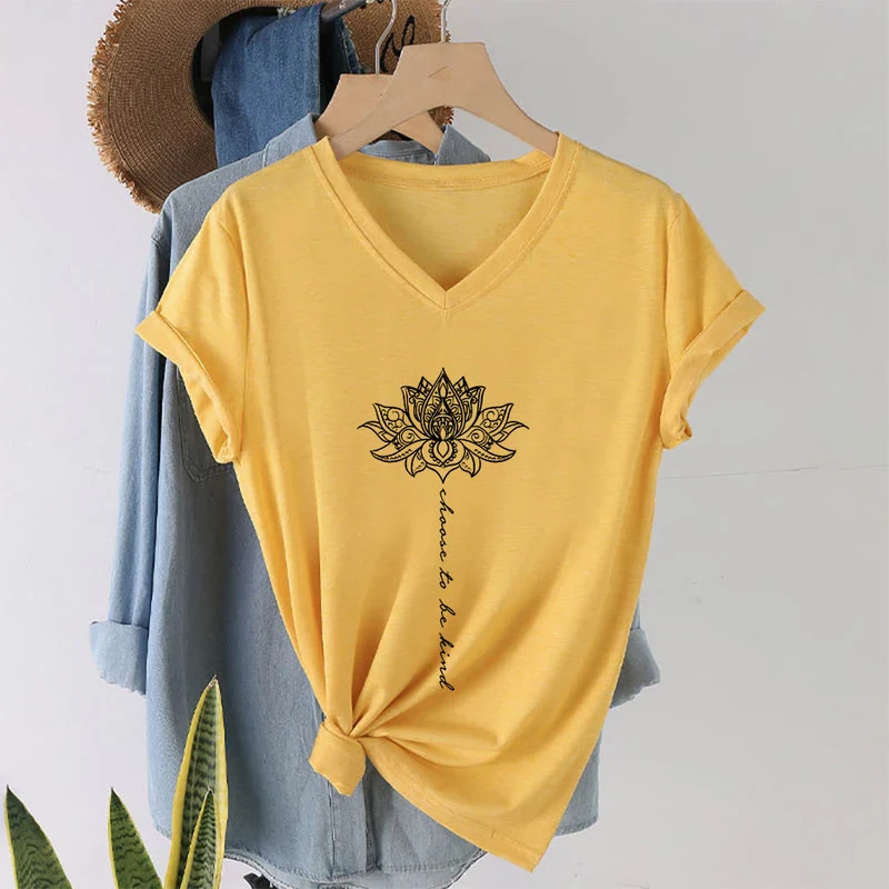 Olivenorma „Sei freundlich“-T-Shirt mit Lotus-Mandala-Print und V-Ausschnitt