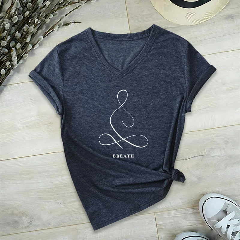 Olivenorma Minimalistisches Yoga-Pose-T-Shirt mit Grafik und V-Ausschnitt (Ruhe & Atem)