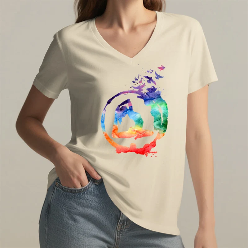Olivenorma Aquarell-Yoga-Pose-Silhouette mit Vogeldruck V-Ausschnitt T-Shirt