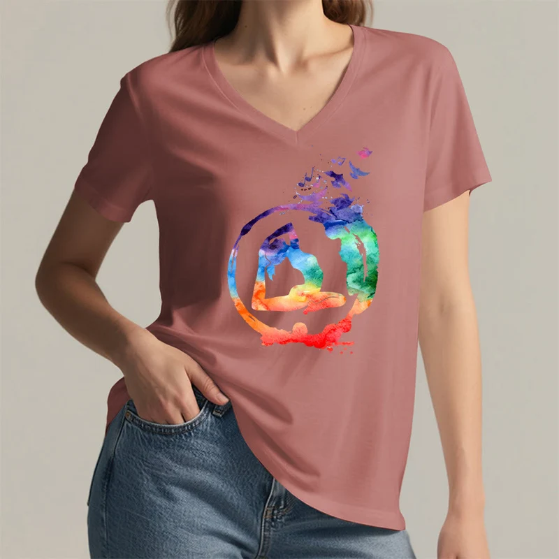 Olivenorma Aquarell-Yoga-Pose-Silhouette mit Vogeldruck V-Ausschnitt T-Shirt