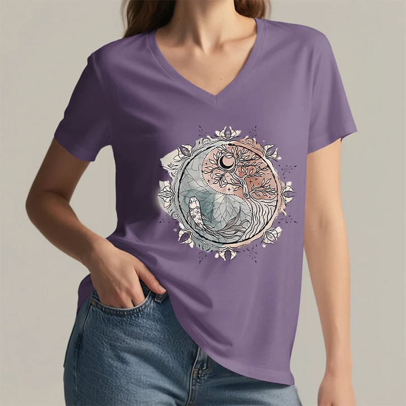 Olivenorma T-Shirt mit aufwendigem Yin-Yang-Naturdesign mit Baum und Koi (V-Ausschnitt)