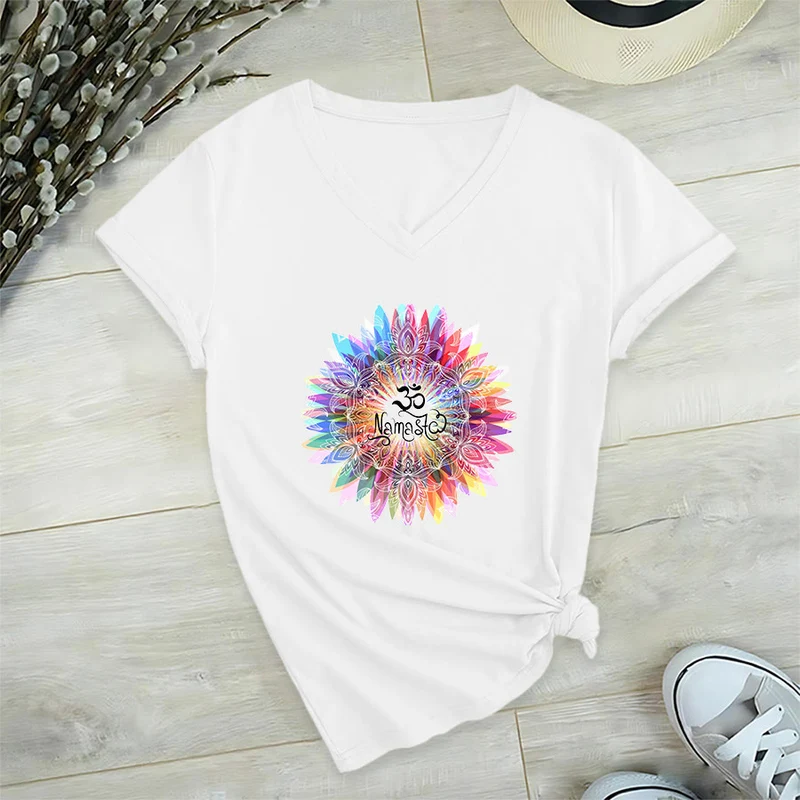 Olivenorma Zen inspiriertes Mandala Om Namaste T-Shirt mit V-Ausschnitt