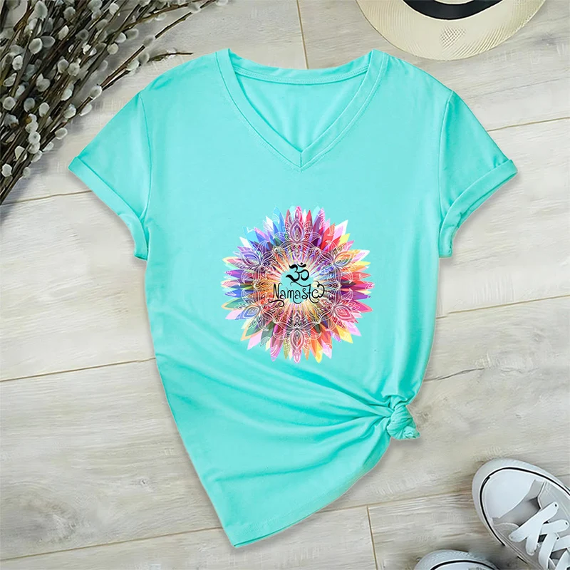 Olivenorma Zen inspiriertes Mandala Om Namaste T-Shirt mit V-Ausschnitt