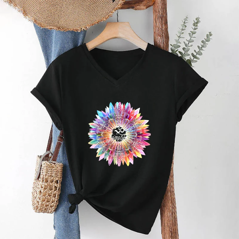 Olivenorma Zen inspiriertes Mandala Om Namaste T-Shirt mit V-Ausschnitt