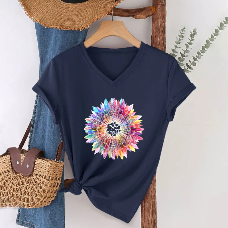 Olivenorma Zen inspiriertes Mandala Om Namaste T-Shirt mit V-Ausschnitt