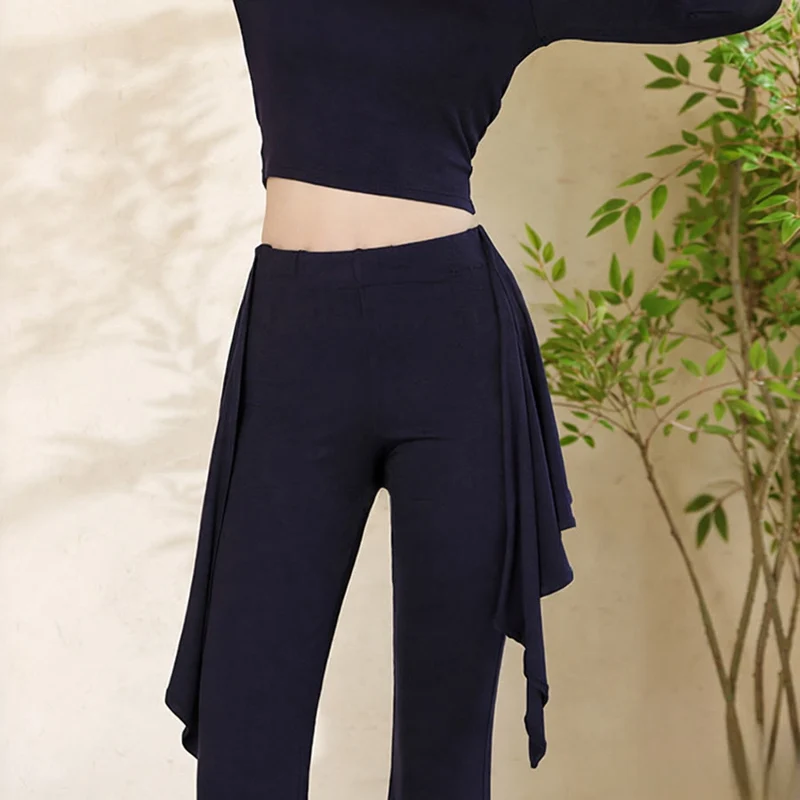 Olivenorma Yogahose für Damen mit asymmetrischem Wickeldesign, hohem Bund und ausgestelltem Bein, geknotetem Bund.