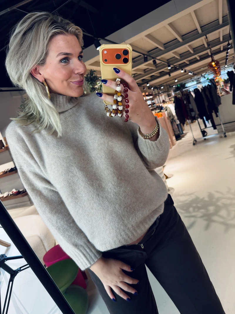 66.176 Sweater