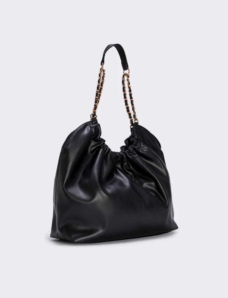 Borsa a sacco con tracolla e catena - Nero