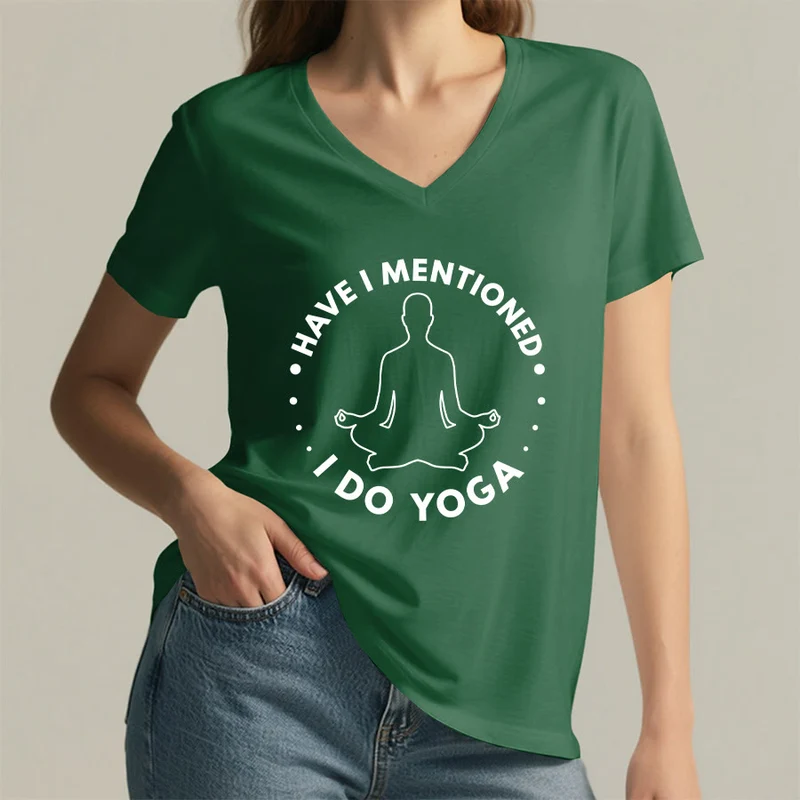Olivenorma Habe ich schon erwähnt, dass ich Yoga mache? – T-Shirt mit kreisförmiger Meditationsfigur und Grafik auf dem Damen-V-Ausschnitt