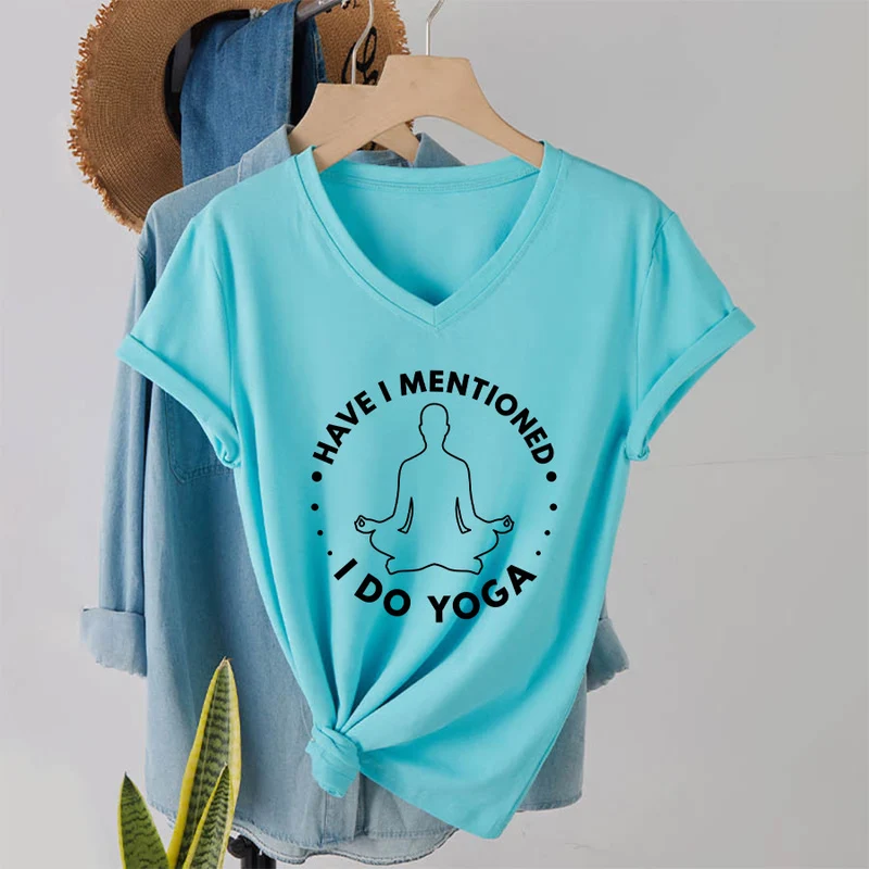 Olivenorma Habe ich schon erwähnt, dass ich Yoga mache? – T-Shirt mit kreisförmiger Meditationsfigur und Grafik auf dem Damen-V-Ausschnitt