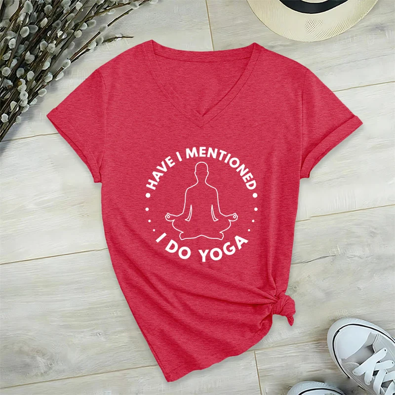 Olivenorma Habe ich schon erwähnt, dass ich Yoga mache? – T-Shirt mit kreisförmiger Meditationsfigur und Grafik auf dem Damen-V-Ausschnitt