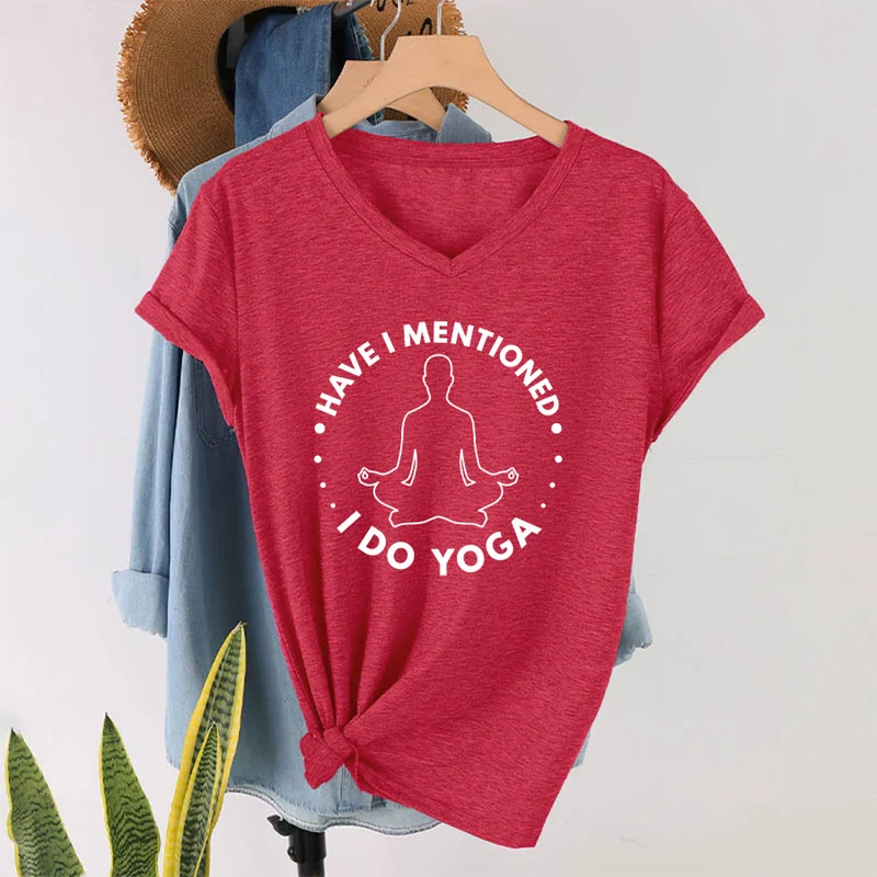 Olivenorma Habe ich schon erwähnt, dass ich Yoga mache? – T-Shirt mit kreisförmiger Meditationsfigur und Grafik auf dem Damen-V-Ausschnitt